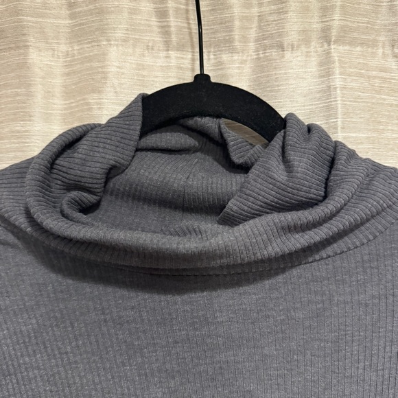 Grey Ribbed Turtleneck - Picture 3 of 3